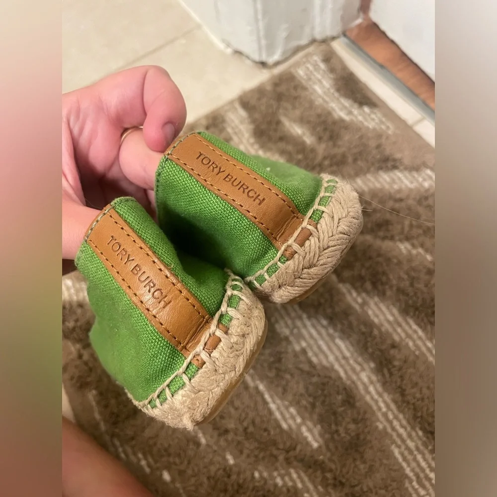 Tory Burch espadrille flats in vibrant green canvas, leaf green Size 9